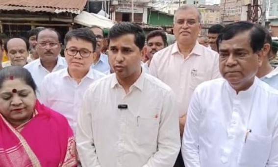 Minister Inspects Maharajganj Fish Market, Announces Rs 35 Crore Upgrade Minister Inspects Maharajganj Fish Market, Announces Rs 35 Crore Upgrade